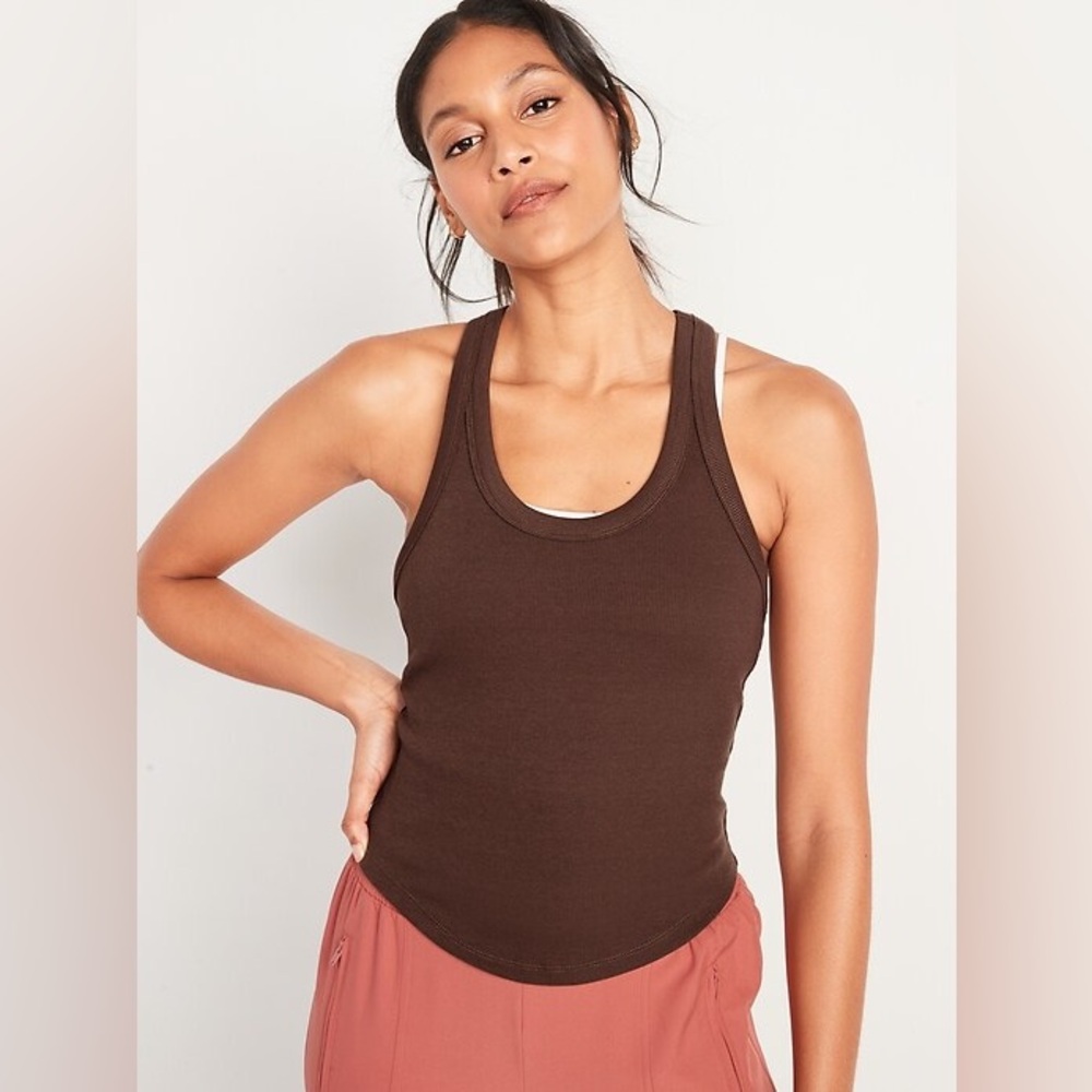 Old Navy UltraLite Ribbed Racerback Tank Brown & PowerChill Sports Bra Pink